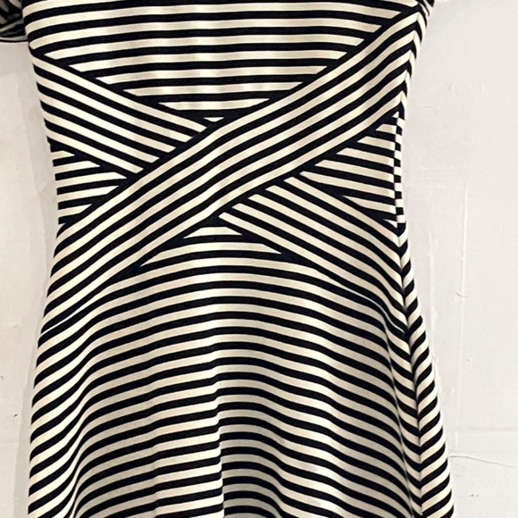 Black and white Y2K fit and flare - Picture 2 of 12